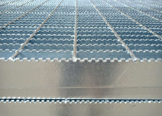 16-W-4 Serrated Steel Bar Grating Galvanized Feature Twisted Square Bars