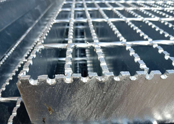 16-W-4 Serrated Steel Bar Grating Galvanized Feature Twisted Square Bars