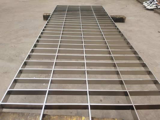 Hot Dip Galvanized Steel Grating Serrated Heavy Duty Industry Platform Catwalk  Construction