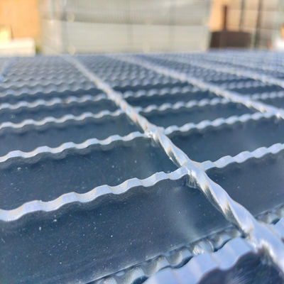 Q235 Tand Gevormde Goot Getande Staalgrating InstallatieBouwmaterialen