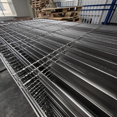 Glanzige oppervlakte industriële gelaste stalen rooster met 30 mm lagerbalkpitch