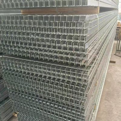 Volledige grootte Custom Strong Non-Slip Grid Mesh Welding Proces