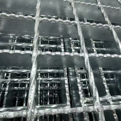 Gelaste stalen roosteren met een laag van 30 mm voor het lasproces Helder oppervlak YB/T4001.1-2007