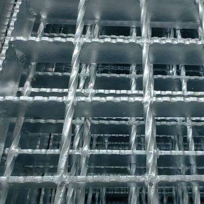 3 mm dwarsbalk helder op het oppervlak industriële stalen dekroet