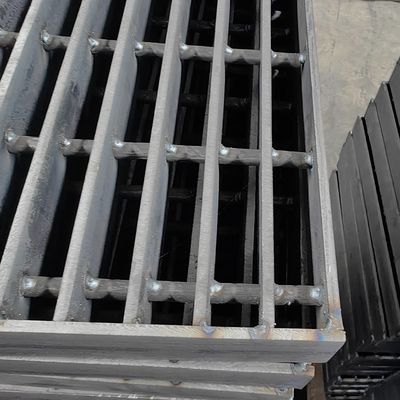 Industriële stalen vloerroosters met 30 mm lagerbalkverdeling