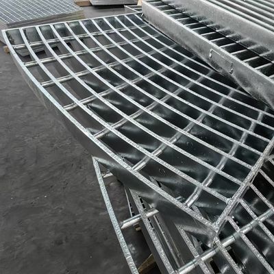 Hot Dip gegalvaniseerde stalen traliewerk met machine druklassen