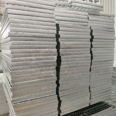 Decoratieve stalen roosten voor tuinen en buitenruimtes: stijl en functionaliteit toevoegen