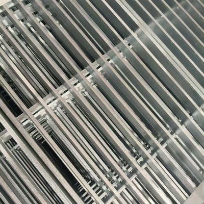 Aluminium rooster, sterk, duurzaam en veelzijdig voor industriële vloeren