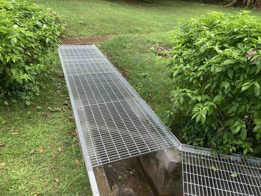 Galvanized Steel Grating 25x3mm to 50x3mm Custom Sizes