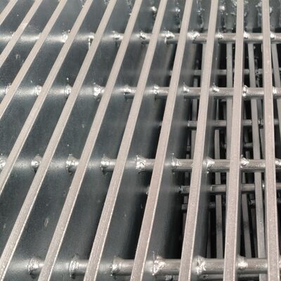 Heavy Duty Steel Grating with 30 and 40mm Bearing Bar Pitch for Heavy-Load Industrial Scenarios