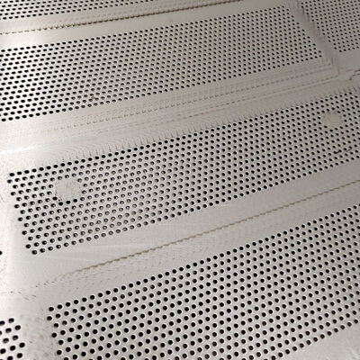 Precisie-ontworpen geperforeerde metalen plaat met een lange levensduur en sterke druk-trekprestaties voor industrieel gebruik