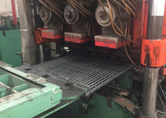 Industrial Platform Serrated Steel Grating Hot Dip Galvanized Feature