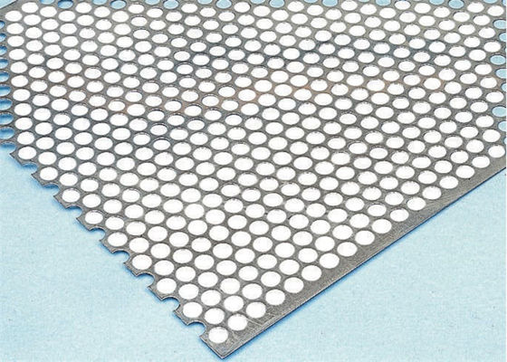 Rang 5052 de Geperforeerde Duidelijke Plaat van H32 Aluminium Geanodiseerd voor Bouw